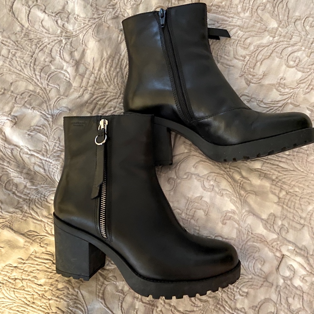 Vagabond Ankle Boots